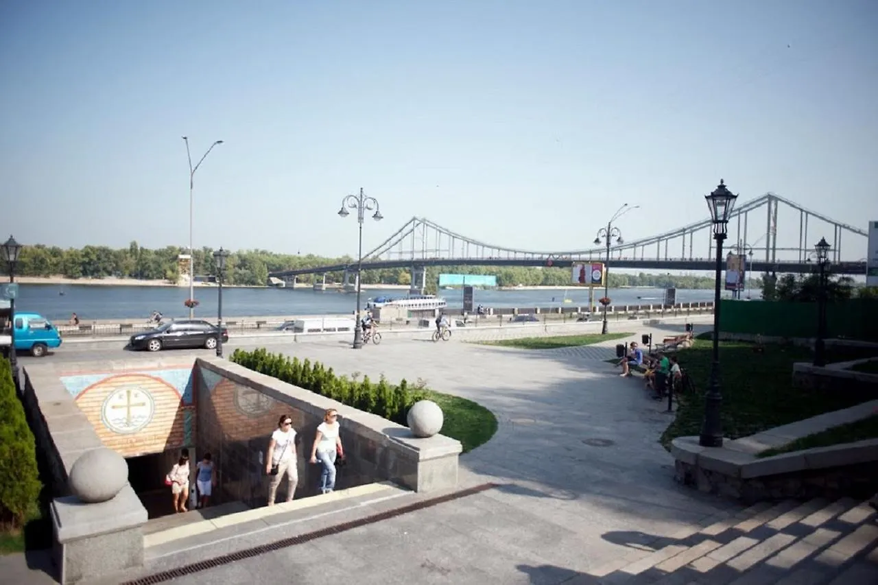 Podil Apart Near Poschtova Square History Center location