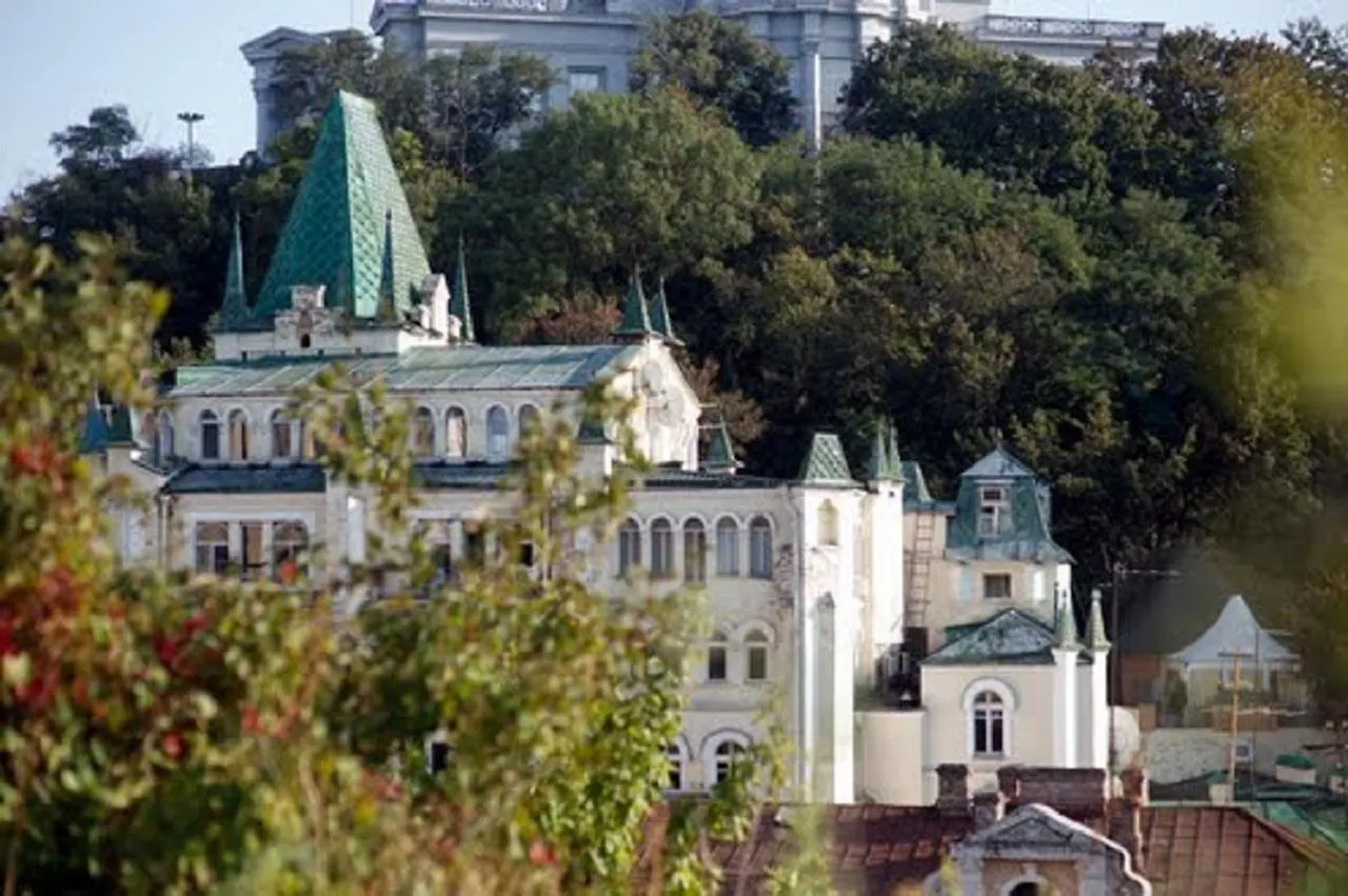 Podil Apart Near Poschtova Square History Center Kyiv