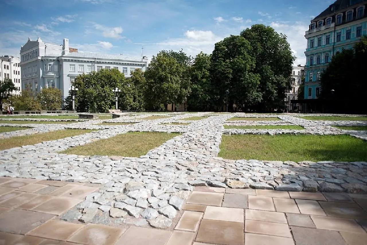 Podil Apart Near Poschtova Square History Center Kyiv Apartment